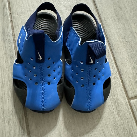 Nike Sandals Toddler Size 6- Blue - Picture 1 of 2